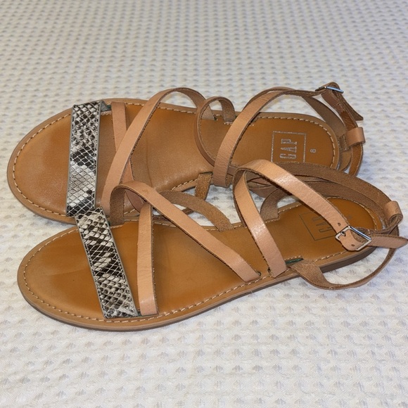 GAP Size 8 Strappy Leather Flat Ankle Wrap Sandals Neutral Tan Nude Snake - Picture 2 of 13